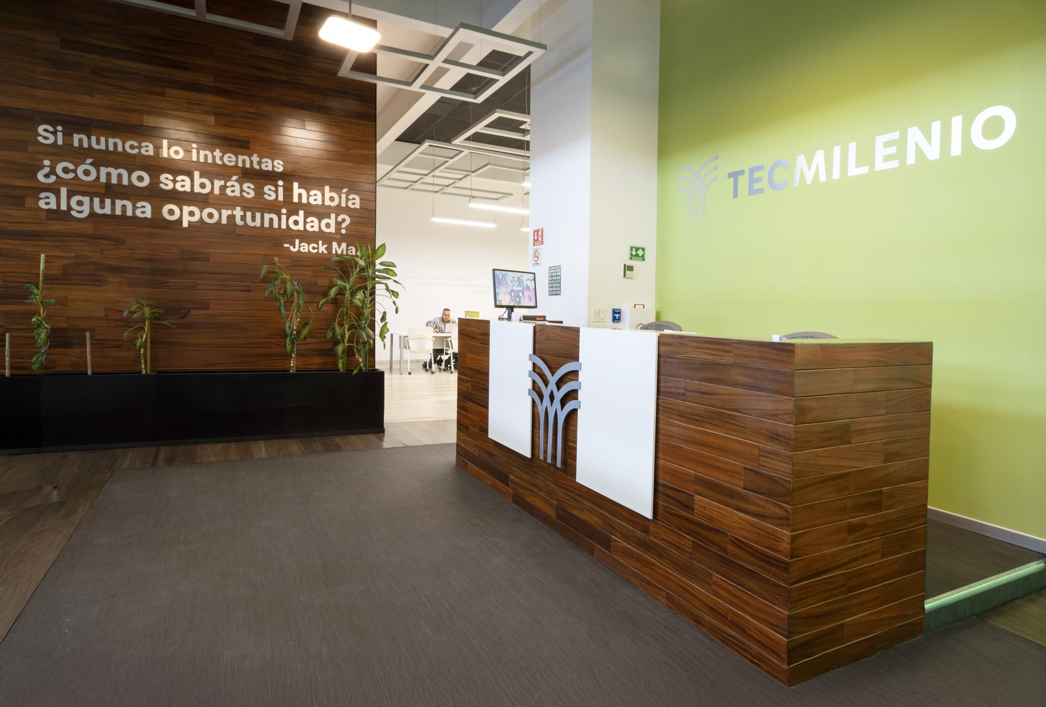 recepción espacio connect las americas