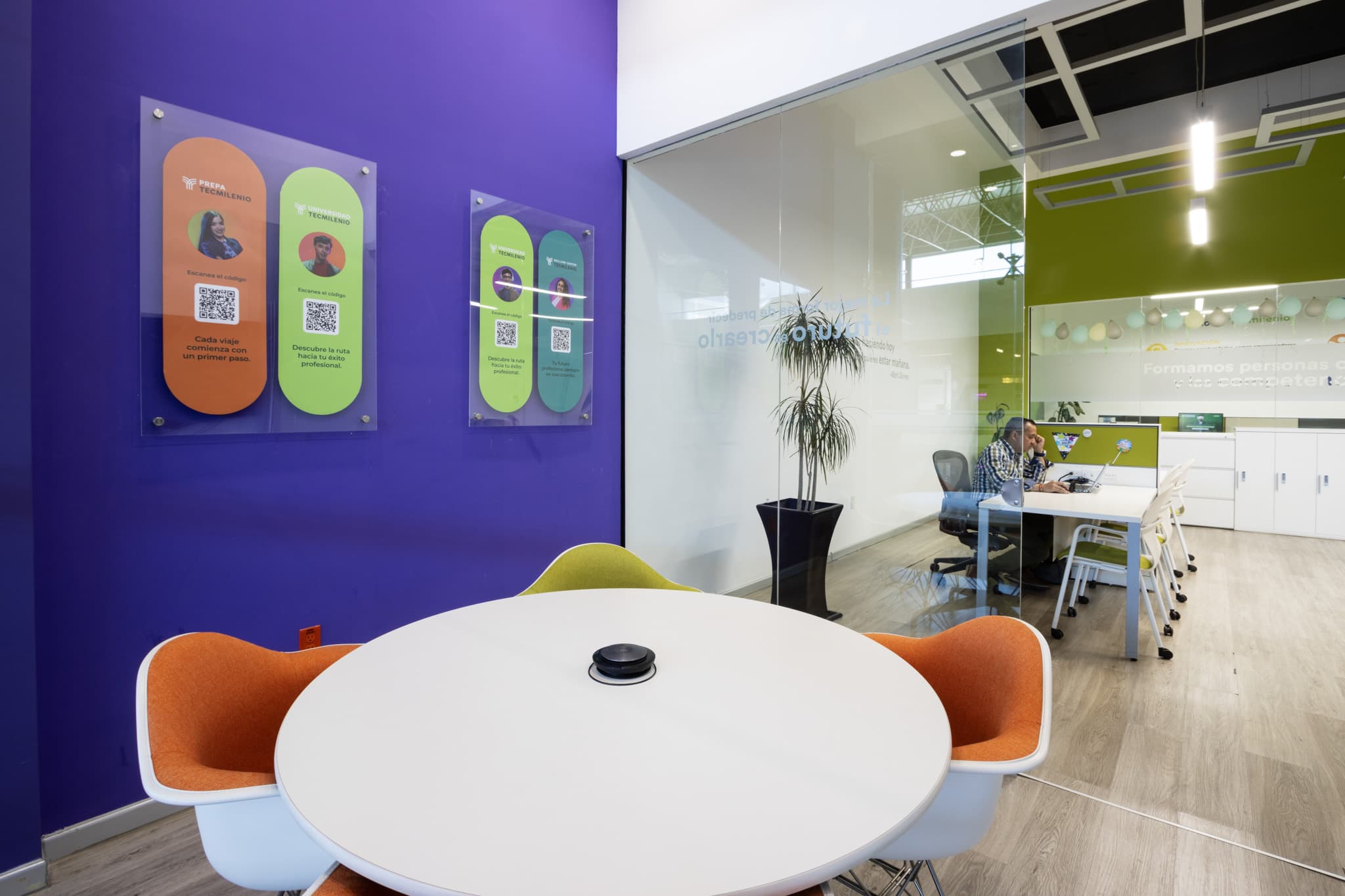 sala de trabajo espacio connect las americas