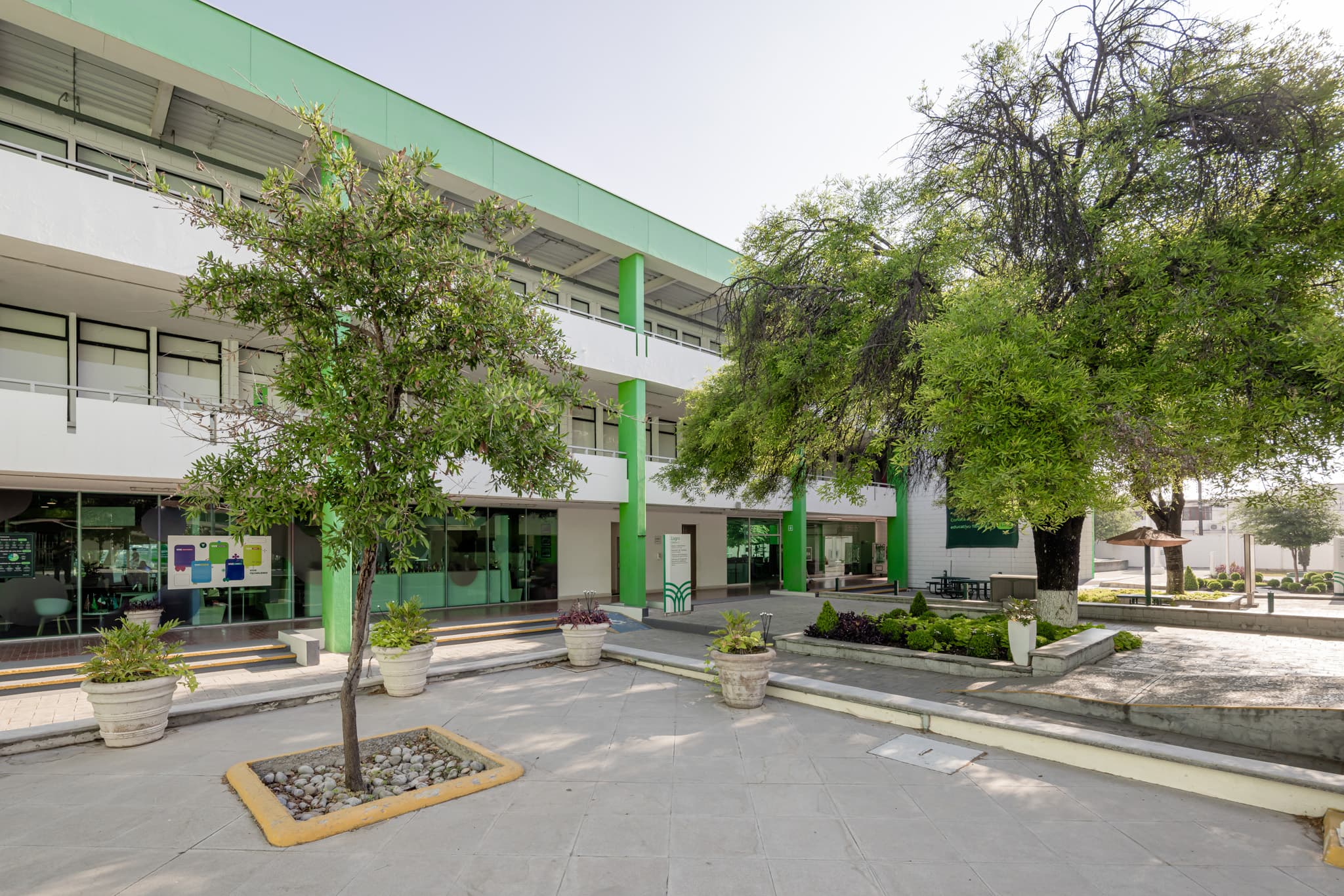 patio campus san nicolas