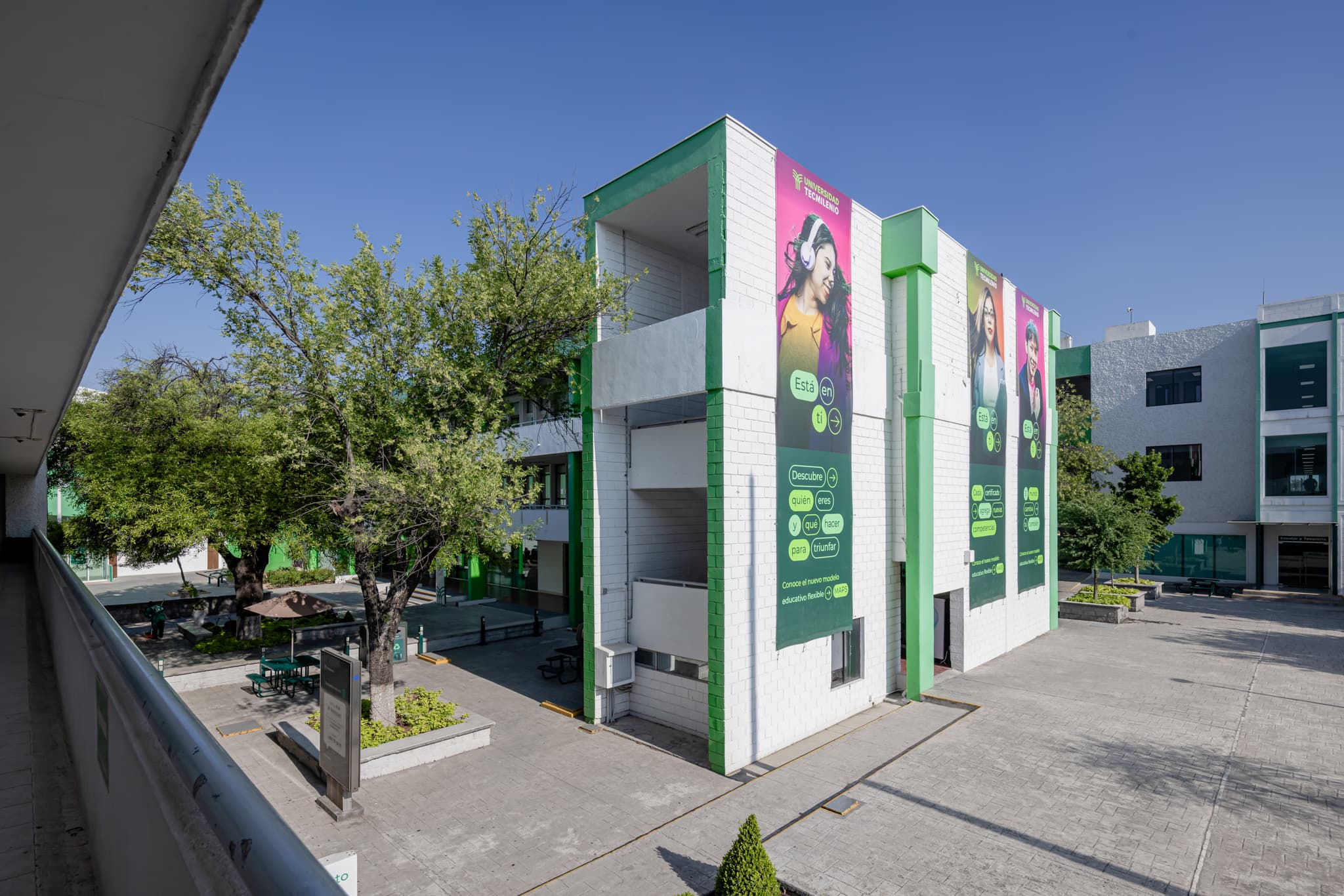 atrio principal campus san nicolás