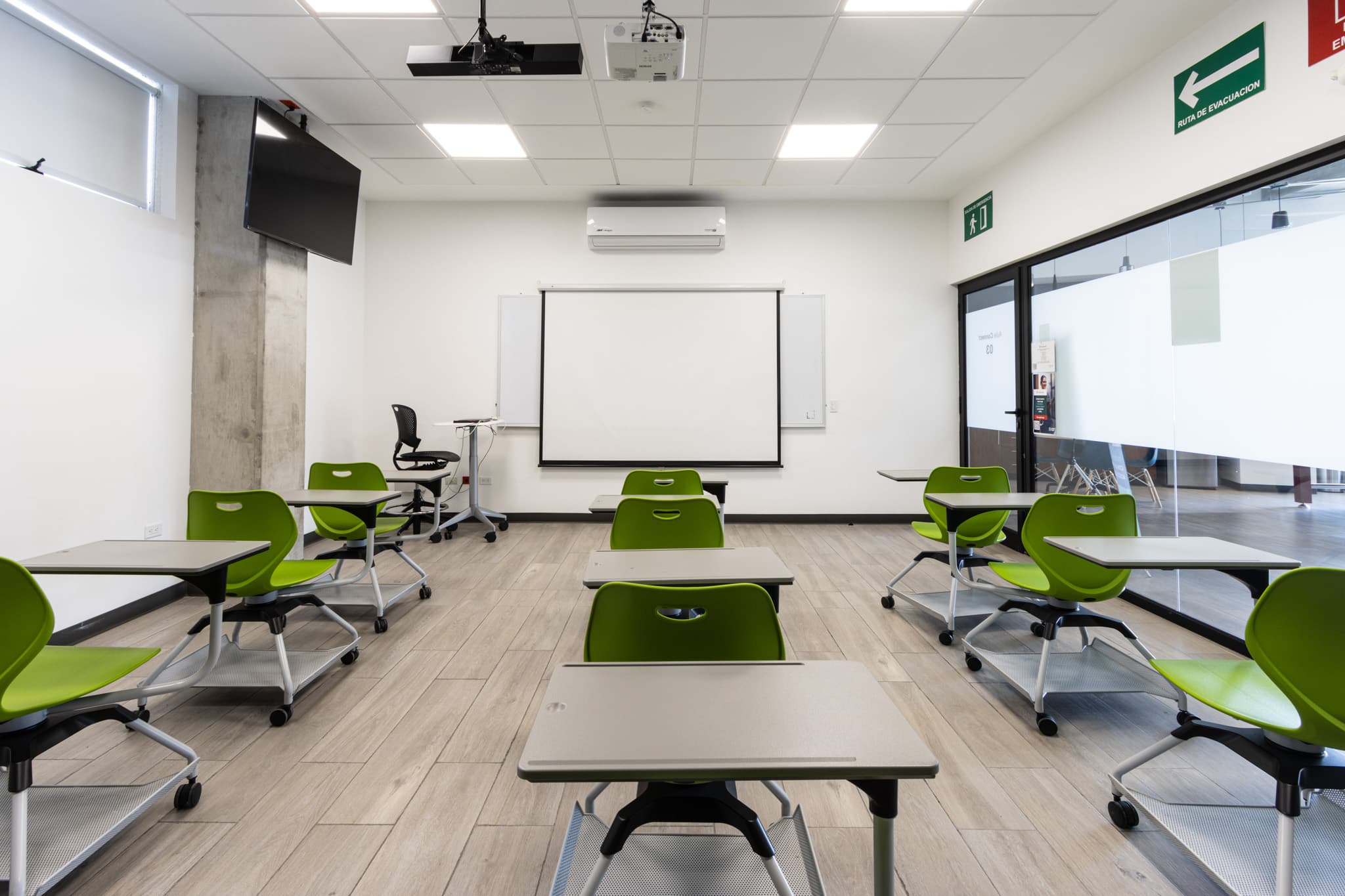 Aula de clases espacio connect saltillo